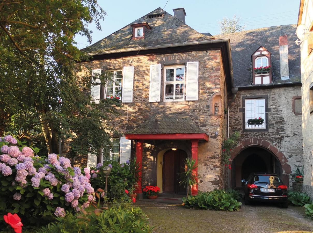 Pension Marienhof Kobern-Gondorf Bagian luar foto