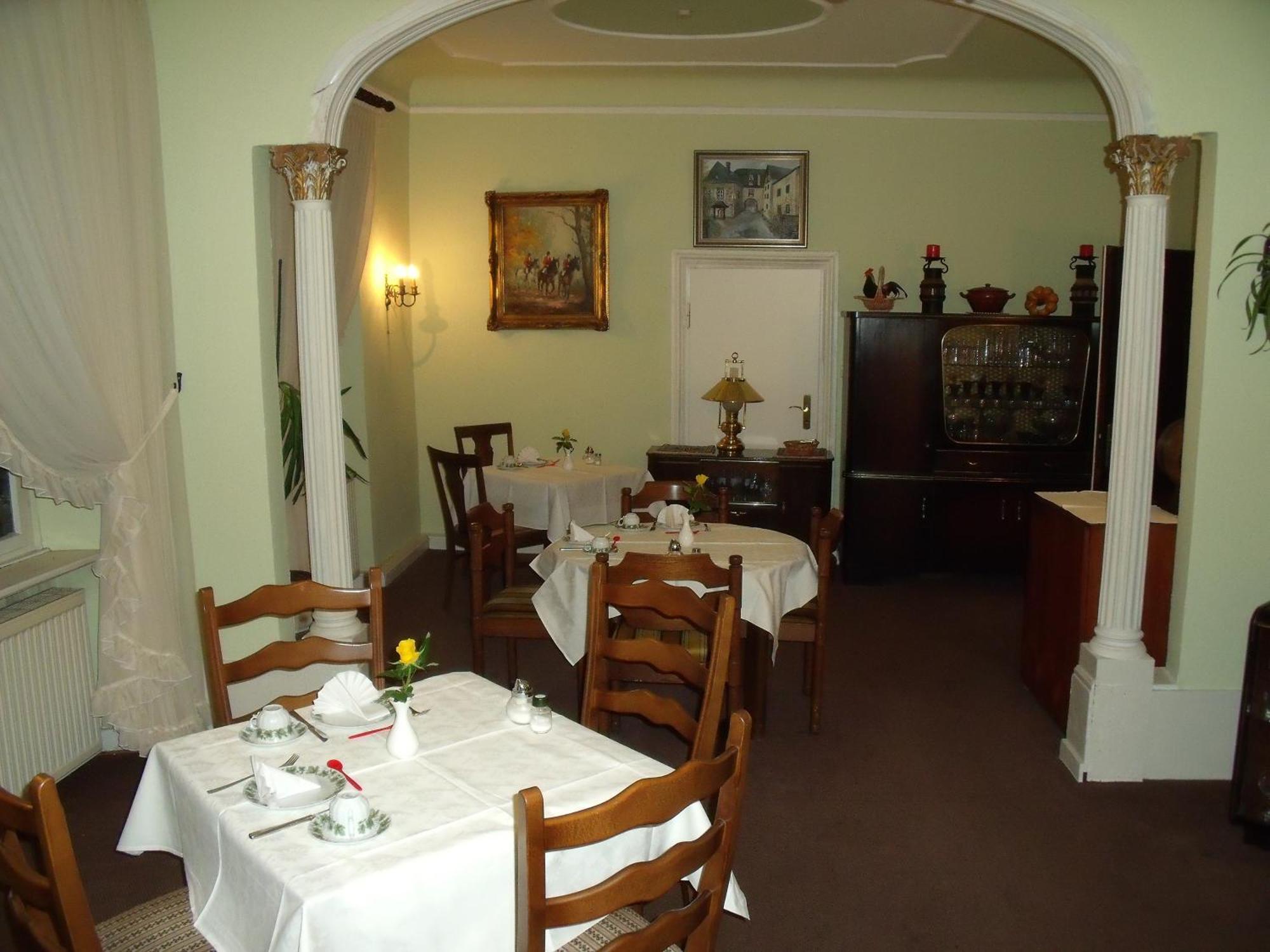 Pension Marienhof Kobern-Gondorf Bagian luar foto