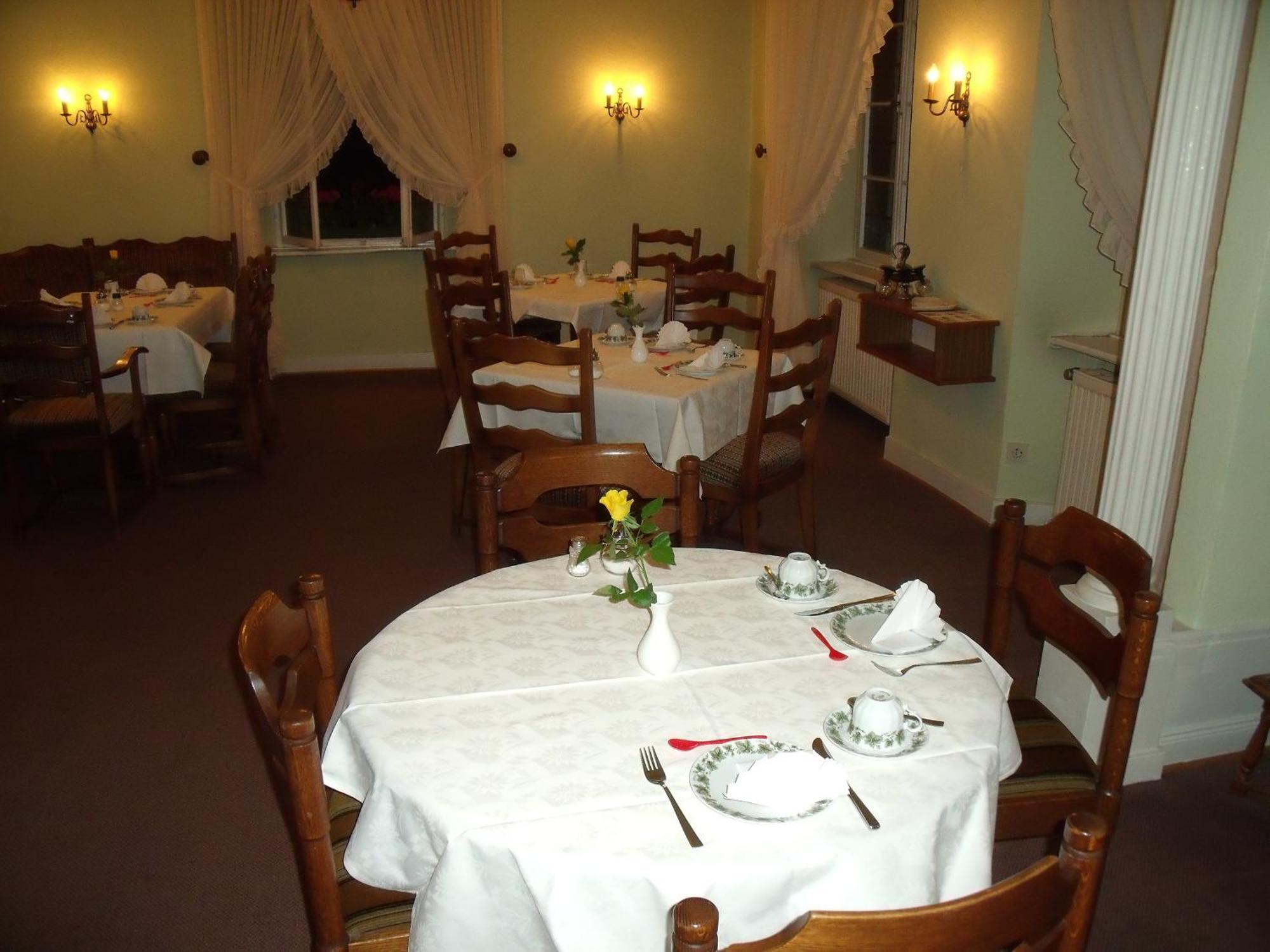 Pension Marienhof Kobern-Gondorf Bagian luar foto