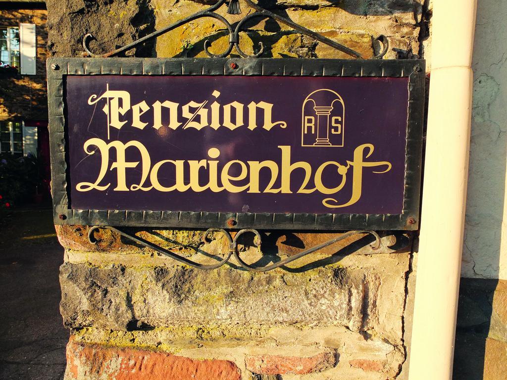 Pension Marienhof Kobern-Gondorf Bagian luar foto